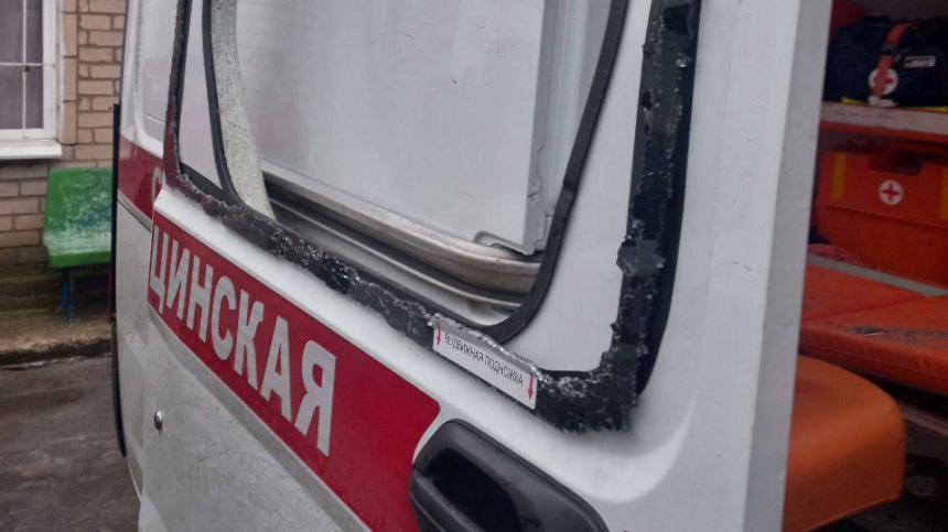 В Херсонской области боевики атаковали авто с семьей и приехавших на помощь врачей