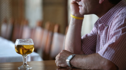 Какую дозу алкоголя можно употреблять без вреда — ответ врача