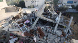 Израиль ударил по лагерю беженцев в Газе, погибли 90 человек