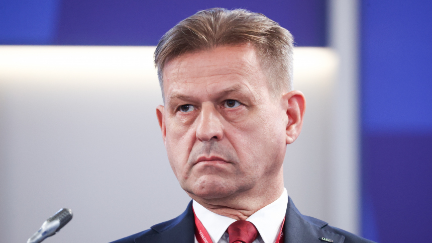 Владимир Комлев покидает пост гендиректора Национальной системы платежных карт