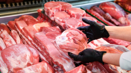 Минсельхоз заявил о падении цен на картофель, свинину и мясо кур