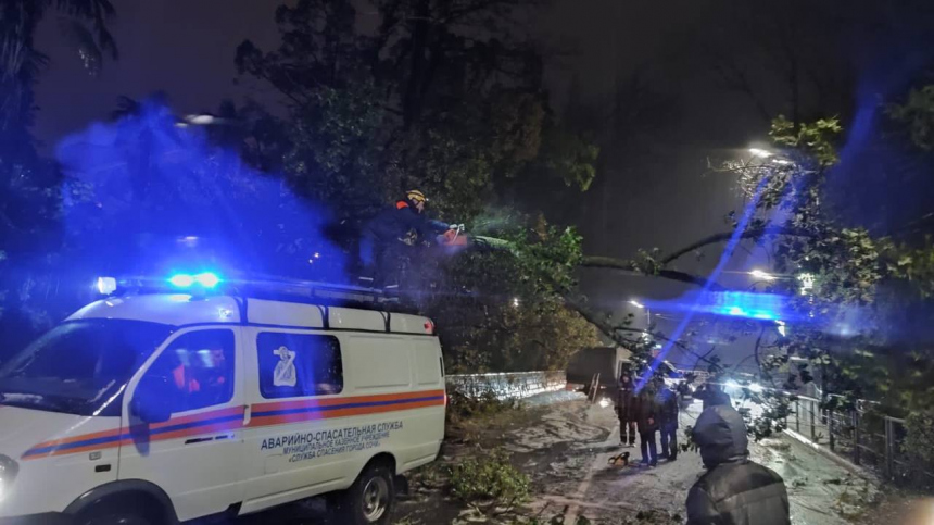 Мощнейший шторм в Сочи, есть жертвы — главное