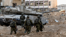 «Бороться до конца»: Израиль расширяет боевые действия в секторе Газа