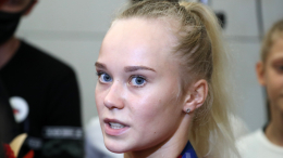 «Близко познакомилась»: почему гимнастка Мельникова увлеклась футболом