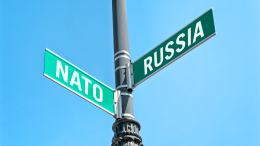«Жили спокойно»: Ульянов оценил последствия возможного конфликта России и НАТО