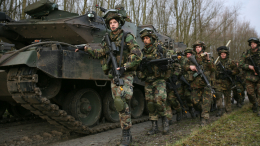 Командующий ВС Нидерландов призвал усилить армию на случай войны