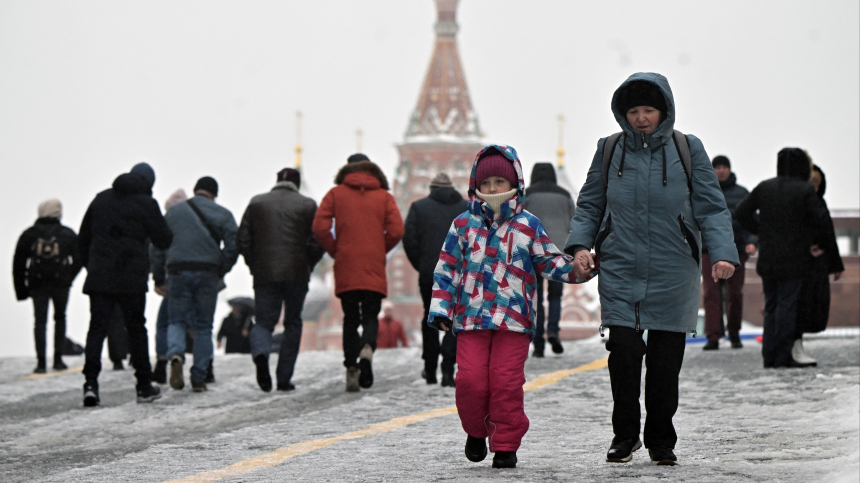 Москвичей предупредили о сильной гололедице 31 декабря