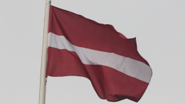 Сложно и обременительно: Латвия намерена выслать почти 800 россиян старше 60 лет