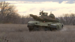 В США рассказали о превосходстве российского танка Т-80БВМ над немецким Leopard