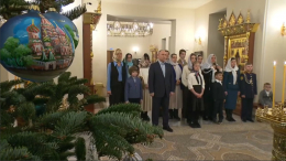 Путин и семьи погибших военных встретили Рождество в церкви в Ново-Огарево