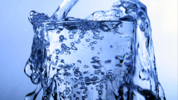 Ученые нашли опасный нанопластик в питьевой воде