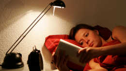 От социальной изоляции до психических расстройств: чем грозит недостаток сна