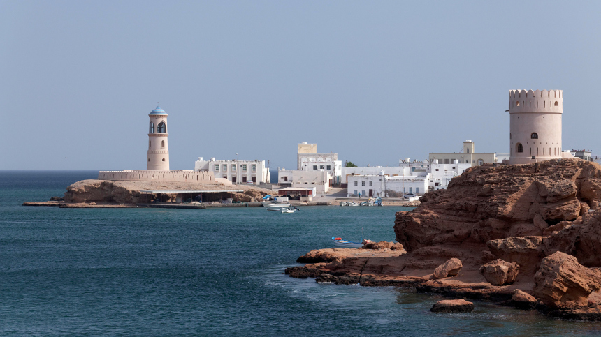 Британия заявила о нападении на судно у берегов Омана
