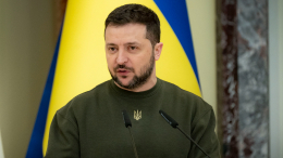 «Есть вопросы»: Зеленский заявил о долге уехавших за рубеж украинцев