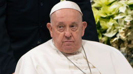 Папа Римский Франциск снова заболел бронхитом