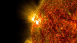 «Наша жизнь от этого зависит»: физик предупредил об опасности вспышек на Солнце в 2024 году