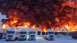 Работник Wildberries назвал новую версию причины пожара на складе в Петербурге