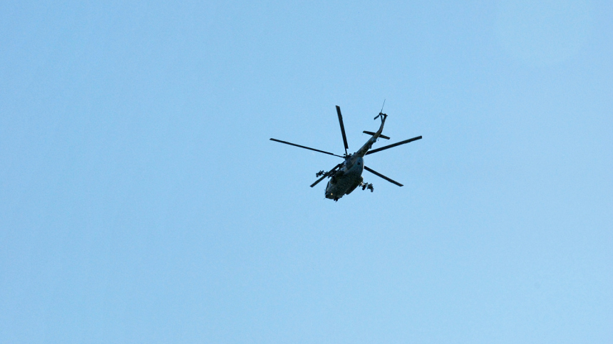 Вертолет совершил аварийную посадку в Брянской области и оборвал ЛЭП