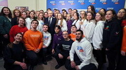 Работа кипит: как прошел визит Путина в предвыборный штаб в Гостином дворе