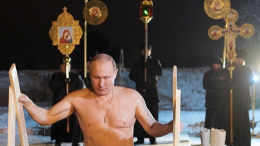 «Традиционно»: в Кремле рассказали, окунался ли Путин в прорубь