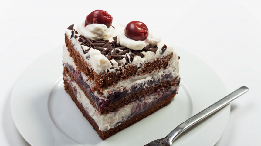 Плита не понадобится: рецепт сливочно-шоколадного торта без выпечки к вечернему чаю