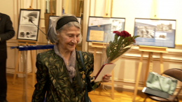 Они пережили блокаду: двух живущих во Франции россиянок наградили в Париже