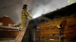 Двое детей погибли при пожаре в двухэтажном доме в Красноярском крае