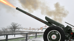 Прозвучал полуденный выстрел из пушки в честь 80-летия снятия блокады Ленинграда