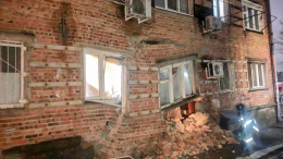 Жильцов пятиэтажного дома в Ростове-на-Дону эвакуировали из-за обрушения стены