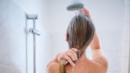 Может ли редкое мытье головы повлиять на скорость загрязнения волос?