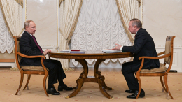 «Развивается город»: Путин похвалил губернатора Петербурга за хорошие показатели
