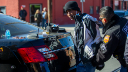 Ограбления, набеги и убийства: мигранты захватывают Нью-Йорк