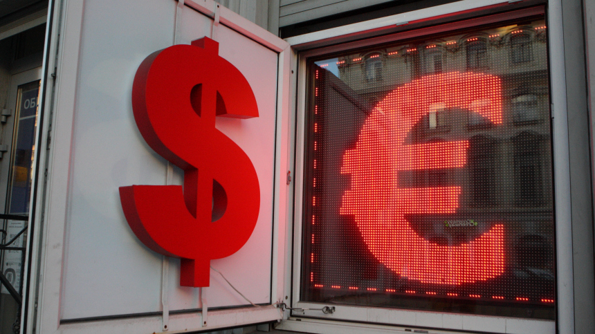 Доллар в ходе торгов превысил 91 рубль, евро — 99 рублей