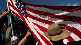 Встали горой за Техас: как половина США восстала против политики Байдена