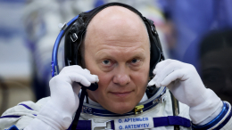 Путин наградил российского космонавта Артемьева орденом Гагарина