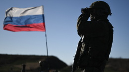 Символ триумфа: десант поднял флаг России над освобожденным селом Веселое