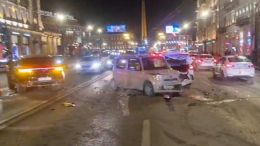 Крупная авария произошла на Невском проспекте в Петербурге