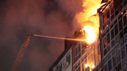 Огненный ад: крыша горящего дома обрушилась в Анапе