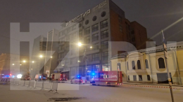 Появились кадры с места пожара в здании «Известия холл»