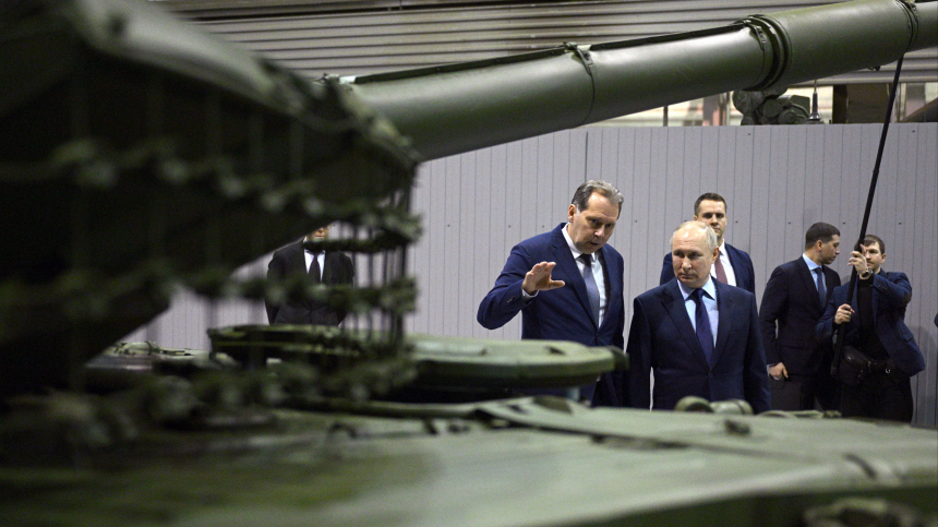 Путину показали на «Уралвагонзаводе» готовые к отправке в войска новые танки