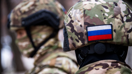 «Родненькие»: житель Авдеевки со слезами счастья встретил войска России