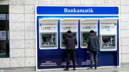 Крупный турецкий банк начал проверять ВНЖ у клиентов из России