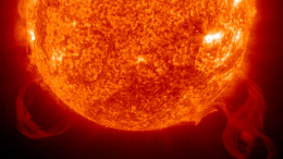 Ученые зафиксировали мощную вспышку на Солнце
