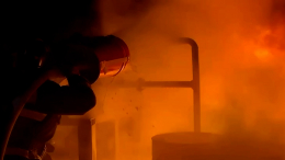 Пожарные ликвидировали открытое горение на складах в Кемерове