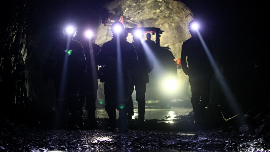 Горняков шахты «Таштагольская» эвакуировали из-за горного удара в Кузбассе