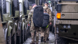Фуры с военной техникой для Украины застряли на границе с Польшей из-за блокады