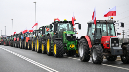 Проезд закрыт! Польские фермеры полностью заблокировали границу с Украиной