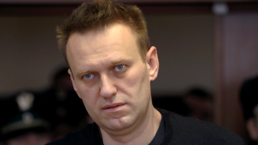 Такер Карлсон о тех, кто обвиняет Россию в смерти Навального*: «Они — идиоты»