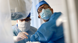 Вырастили нос на руке: хирурги собрали лицо мужчины по кусочкам
