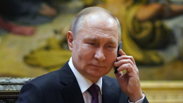 В Кремле отреагировали на сообщения о якобы слежке за Путиным через смартфоны